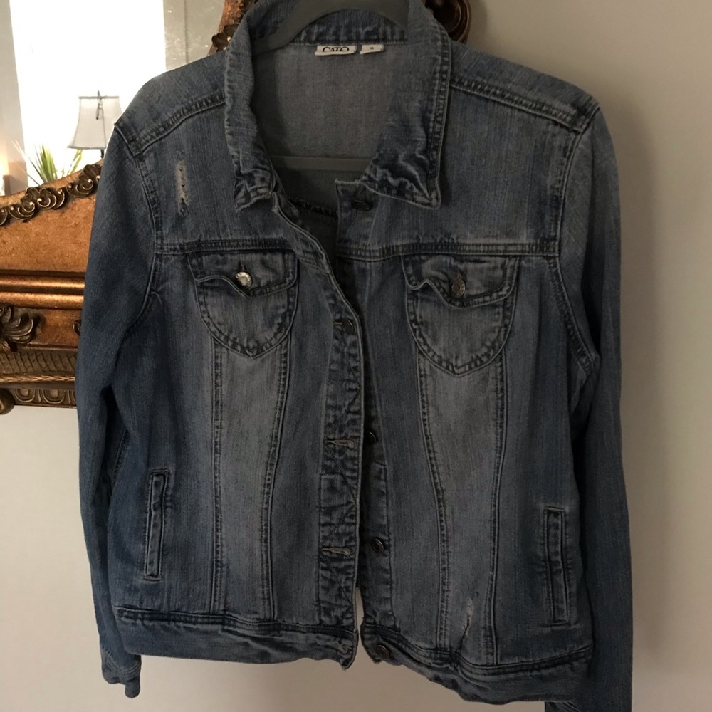 XL Cato boyfriend style denim jacket.